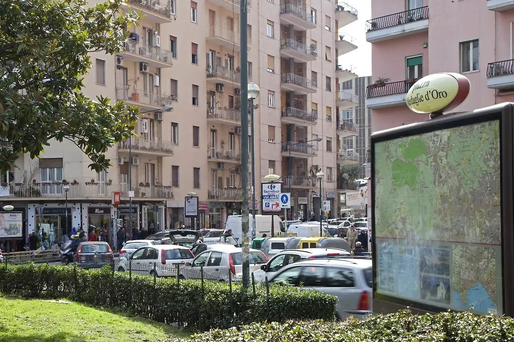 La Piazza al Vomero Napoli 0*,